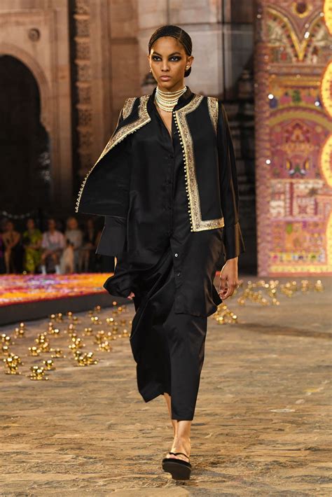 dior fashion show mumbai 2023|christian dior pre fall 2023.